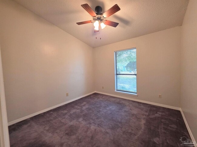 Building Photo - 824 Lavon Dr