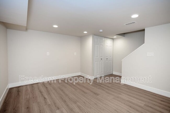 Building Photo - 102 Lynhaven Dr