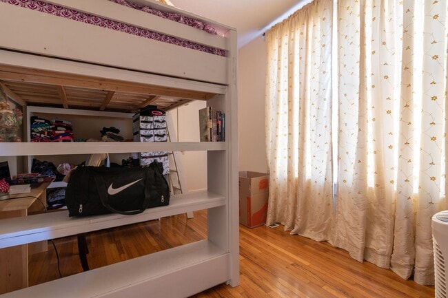 Building Photo - 6406 SE 44th Ave