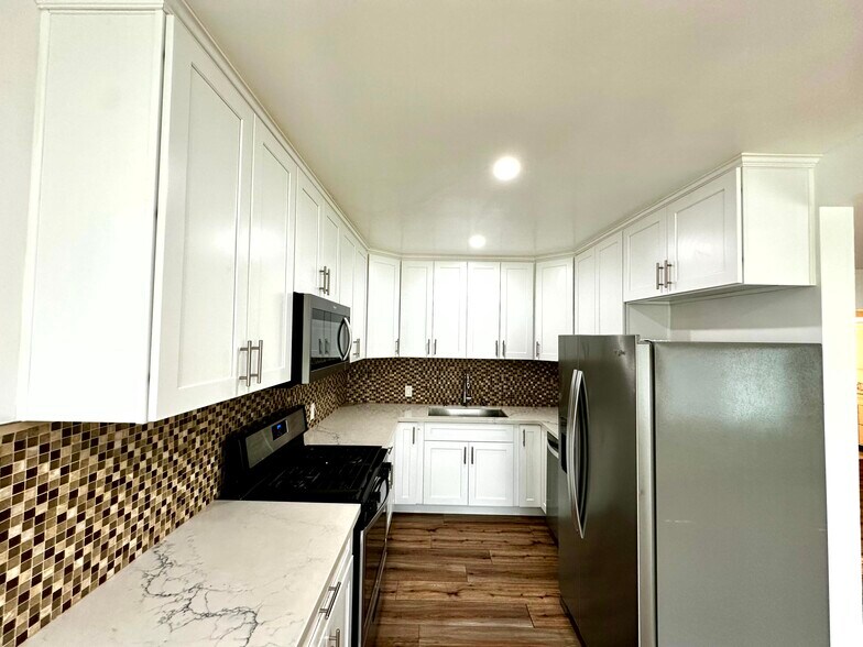 Building Photo - 5723 Tilden Ave