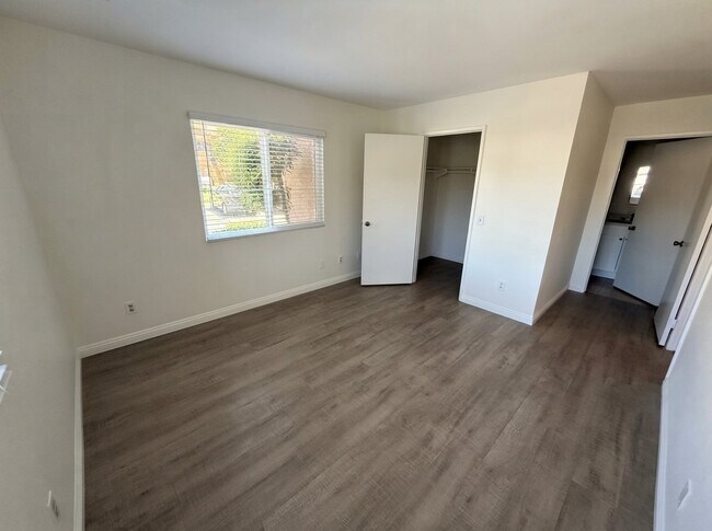 Building Photo - 214 Woodland Pkwy