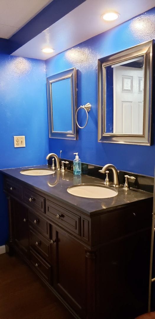 Building Photo - Large 6 bed, 3 ba  Brick, Raised Ranch, Ho...