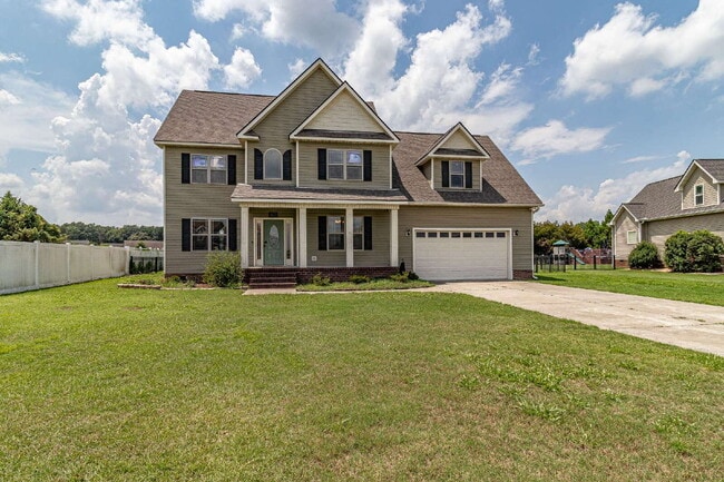 Building Photo - Spacious 2-Story in Pikeville! 3 BR | 2.5 BA w/ Bonus Room *Lawn Care / Trash Included*