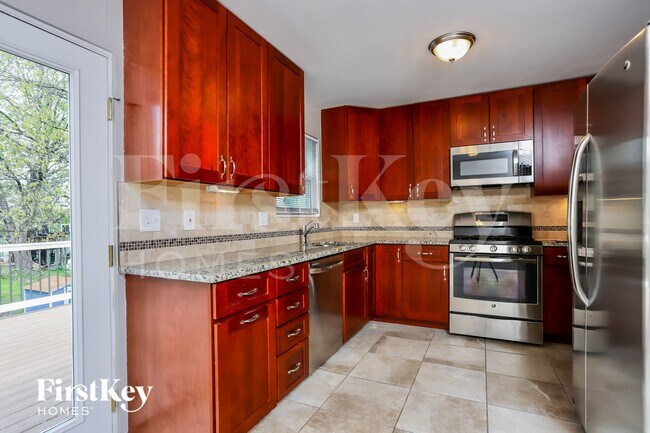 Building Photo - 1331 Glenstone Dr