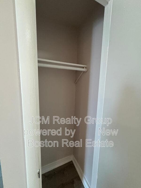 Building Photo - 3 Sunderland St