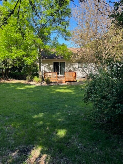 Building Photo - 211 Brookwood Dr