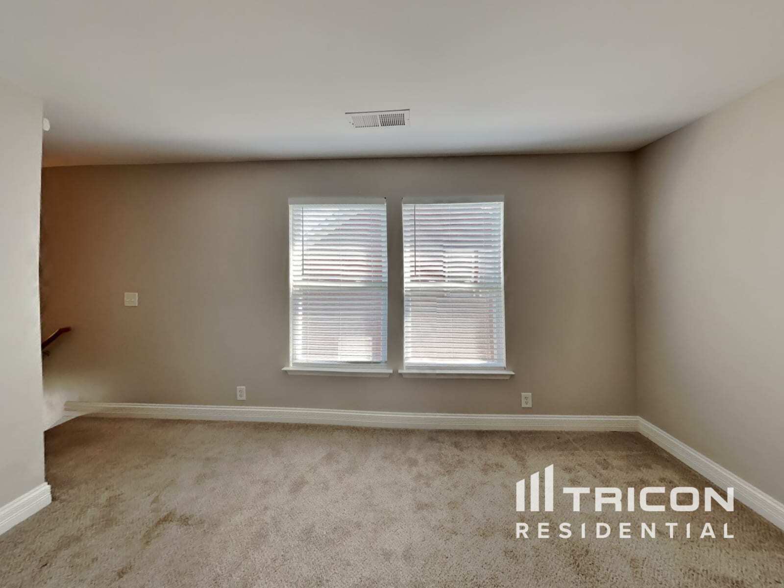 Building Photo - 4212 Aurora Cir
