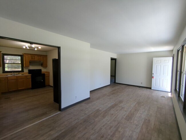 Building Photo - 6335 Hansley Dr