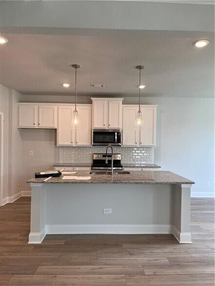 Building Photo - 5200 Fox Den Rd