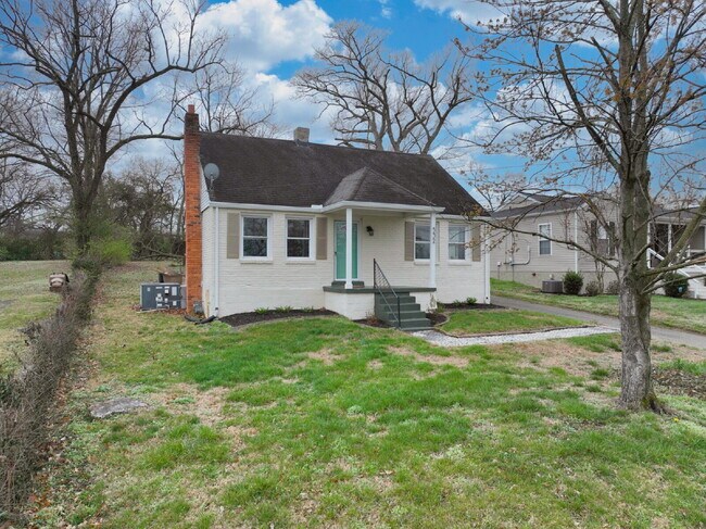 Building Photo - Renovated East Nashville Home | 3BR + Washer/Dryer + Off-Street Parking