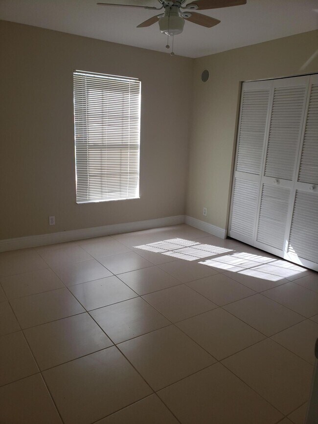 Building Photo - 1448 Waterway Cove Dr