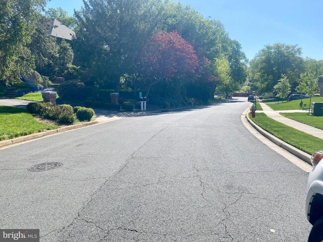 Building Photo - 7806 Birnam Wood Dr