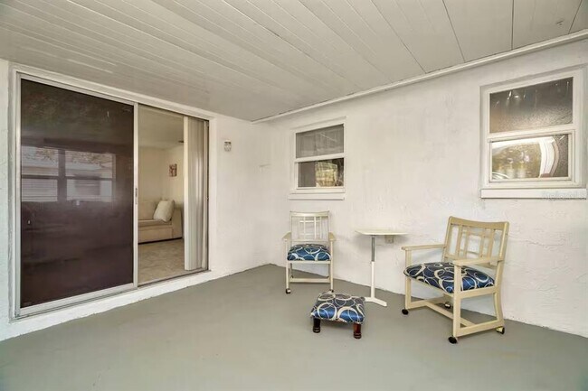 Building Photo - 8937 Catalina Dr
