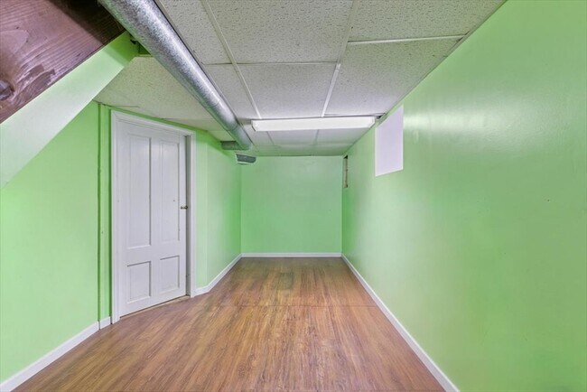 Building Photo - 335 Salem St