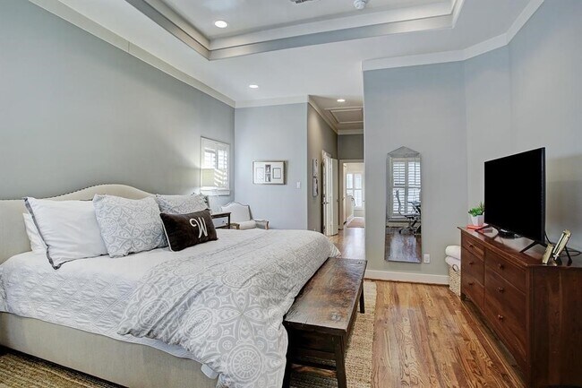 Building Photo - 246 Detering St