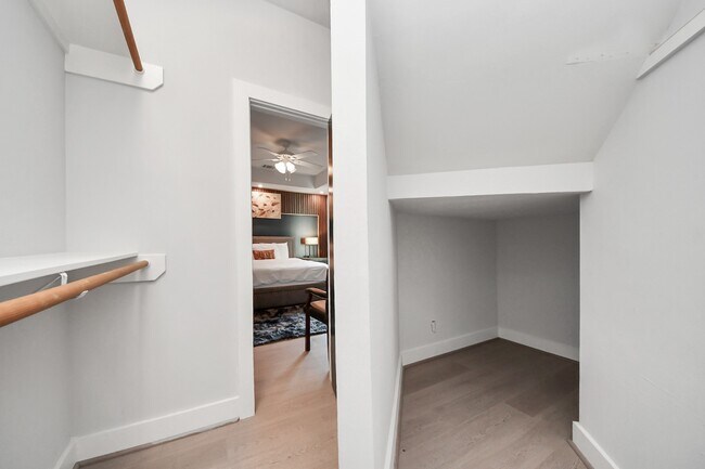 Building Photo - 9715 Riddlewood Ln