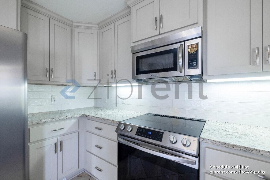 Building Photo - 808 Beirne Ave NE