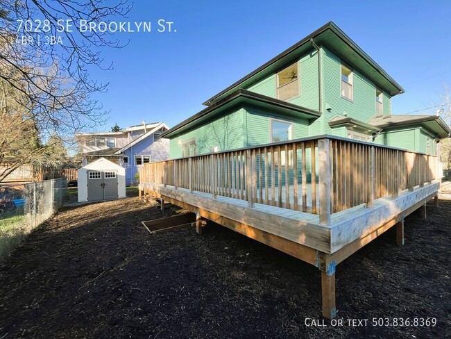 Building Photo - Stunning Newly Renovated 4-Bedroom Home fo...