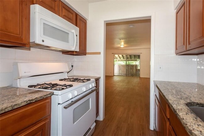 Building Photo - 9007 Little Walnut Pkwy