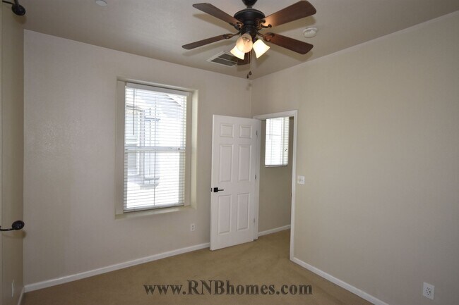Building Photo - 268 Phoenix Cir