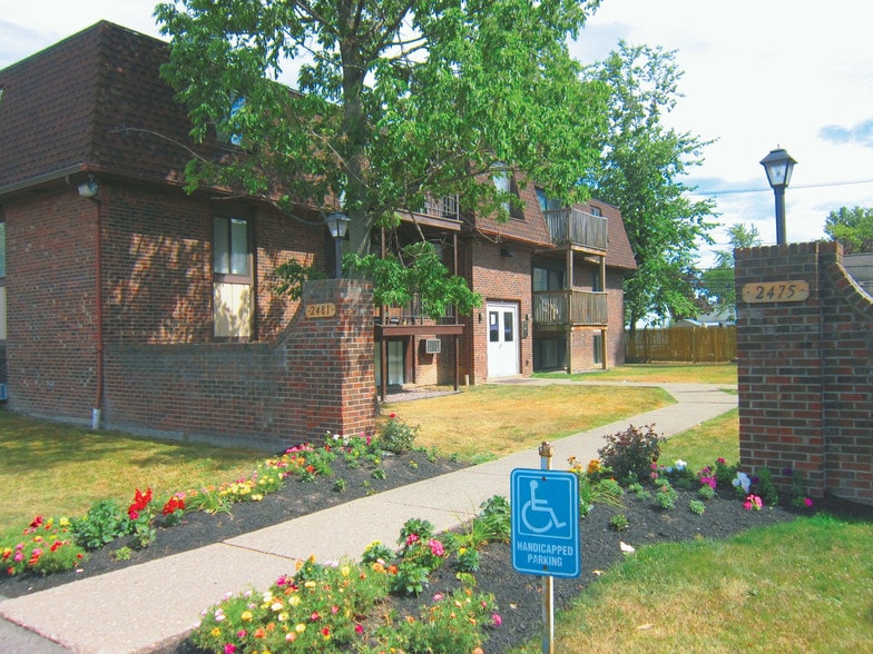 Primary Photo - Sheridan Drive Apartments