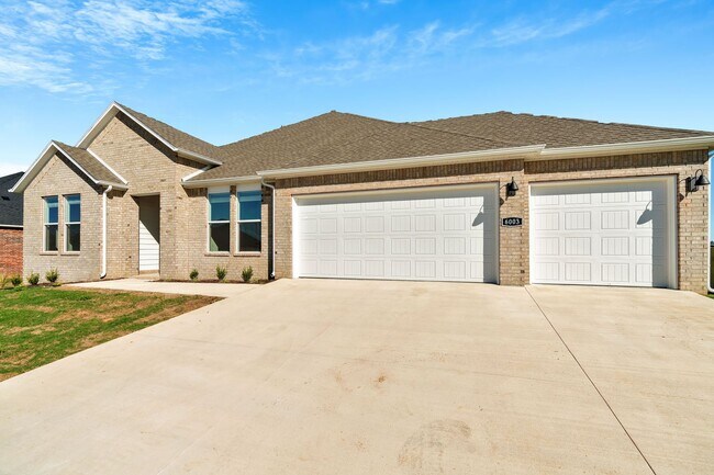 Primary Photo - Brand-New 4 Bedroom in Siloam Springs! 3-C...
