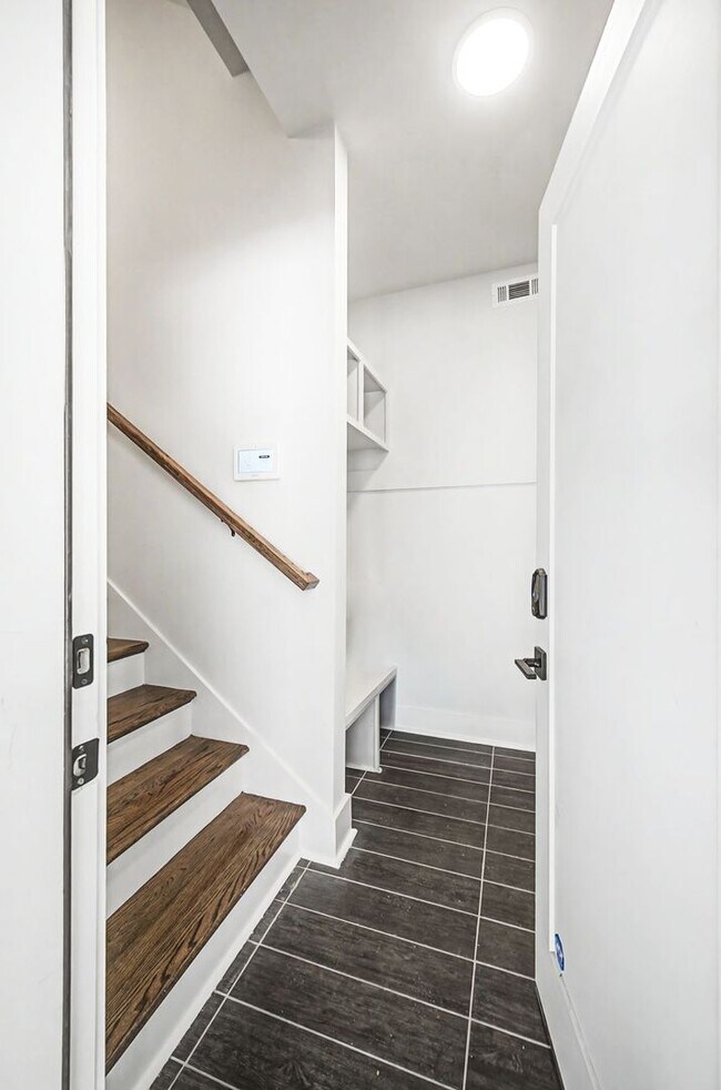 Building Photo - Luxury 3BE/3.5BA located in one of Nashville’s most walkable and vibrant neighborhoods.