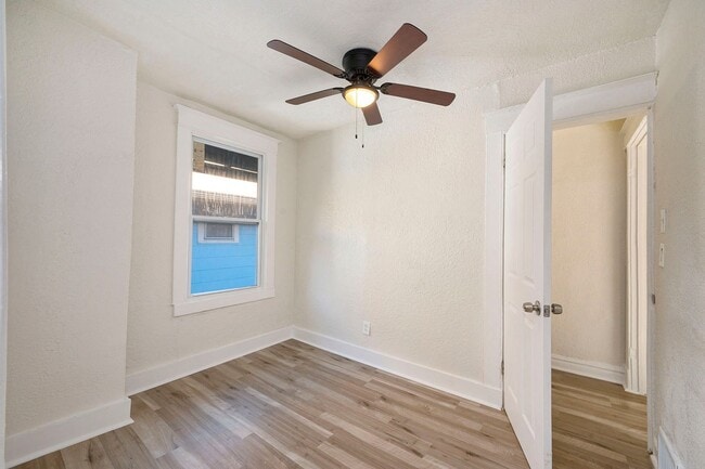 Building Photo - 5 Bedroom Home Near Central Park and Centr...