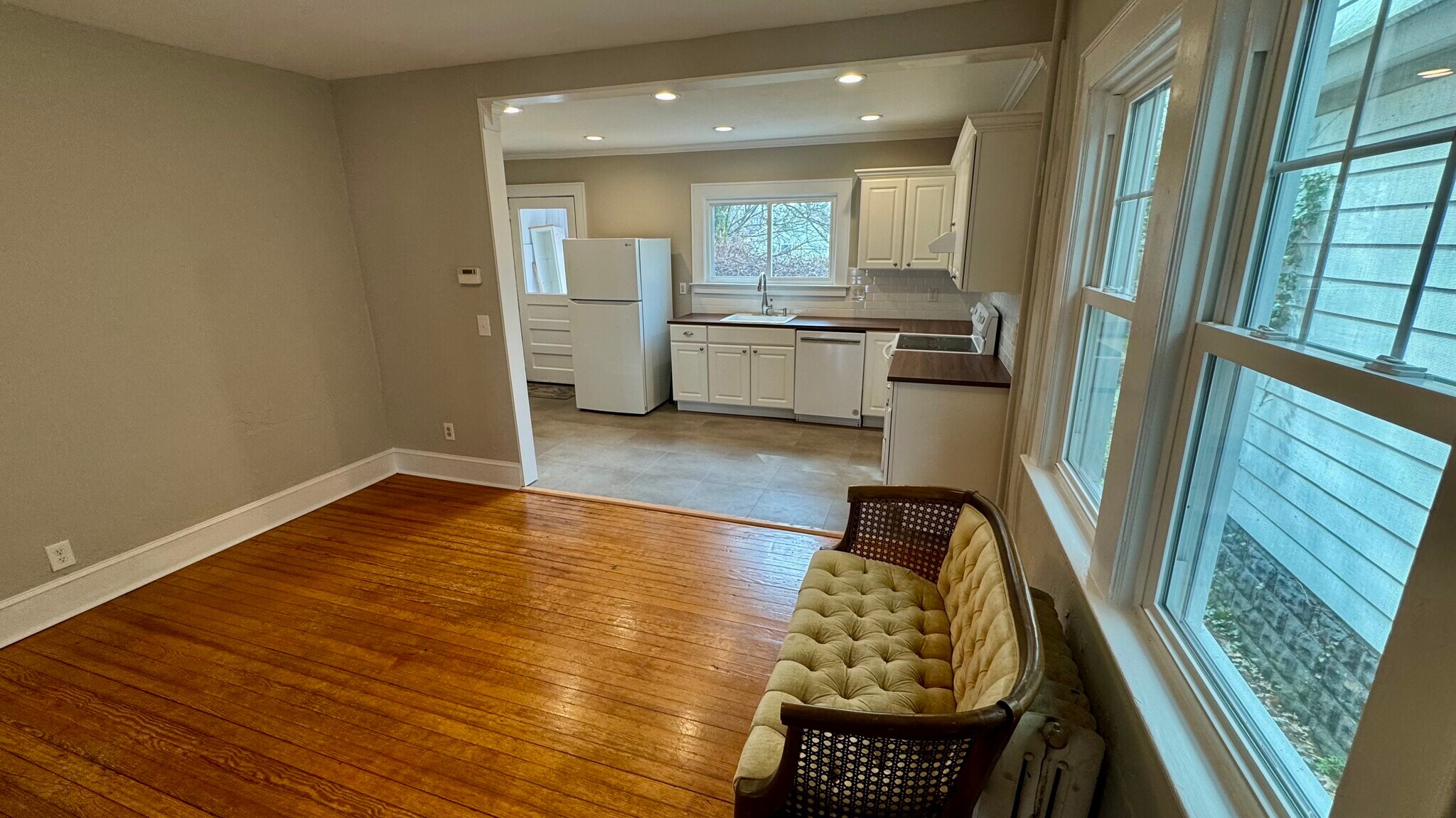 Building Photo - 612 Magnolia St