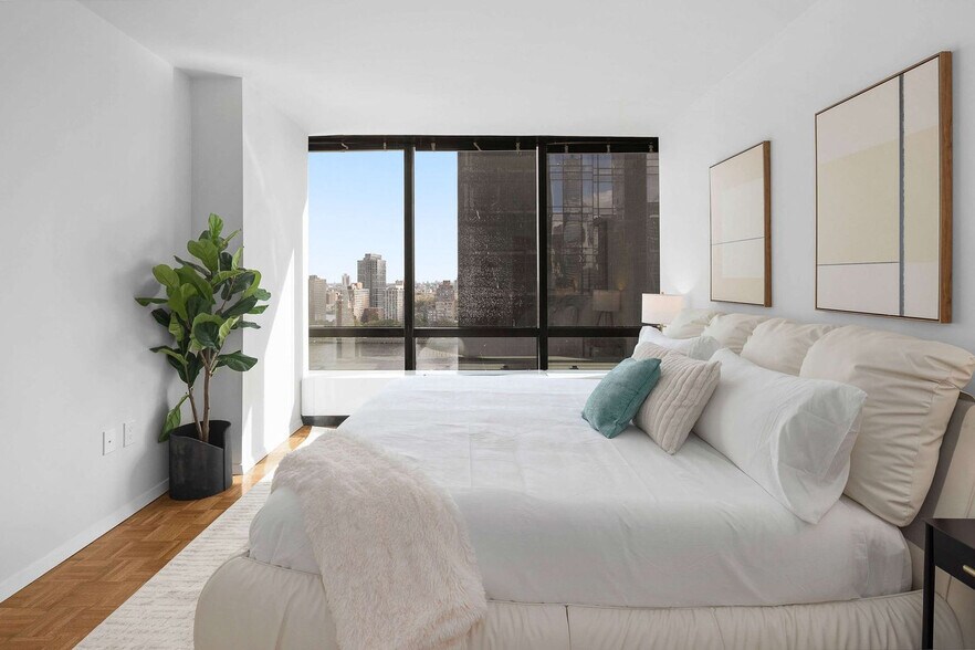 Building Photo - 420 E 61st St