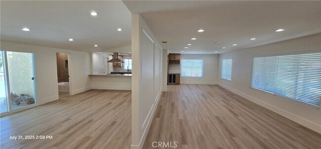 Building Photo - 3024 Sonrisa Dr