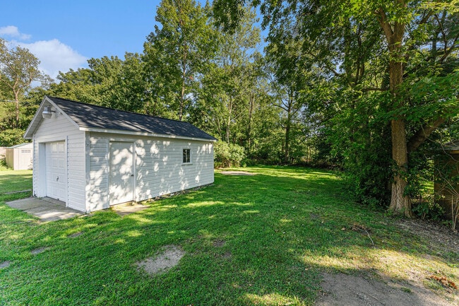 Building Photo - 728 Sunnock Ave