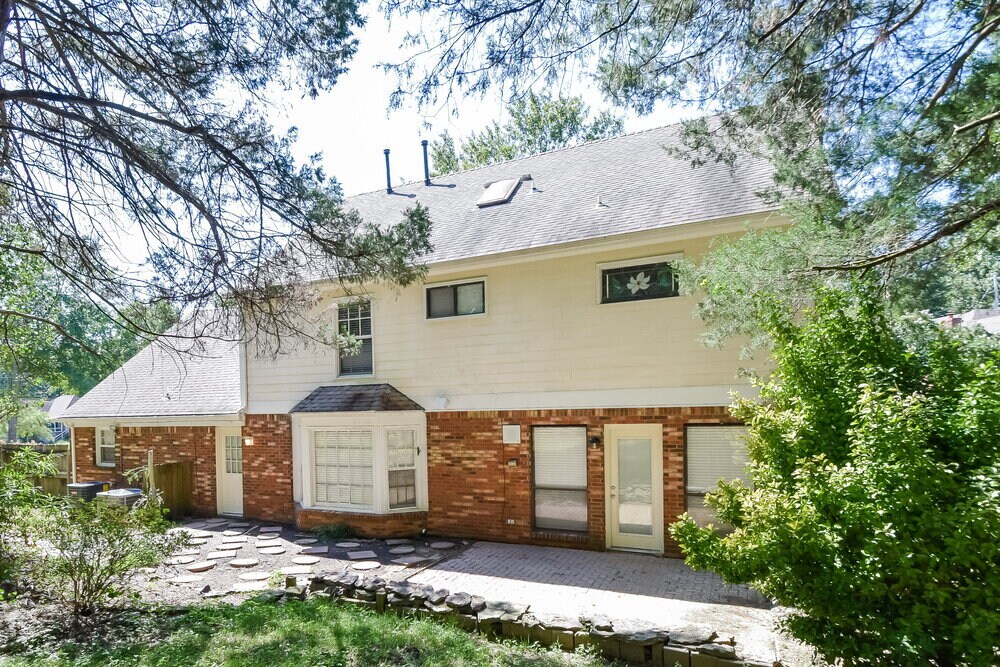 Building Photo - 120 Shelley Renee Ln