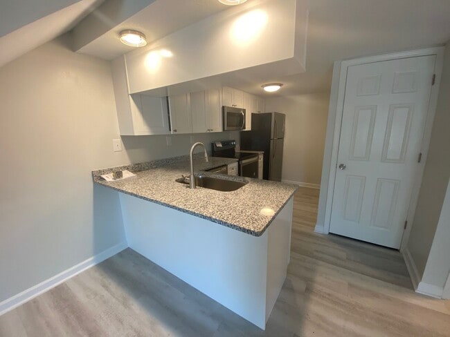 Building Photo - 307 Wilson Ave