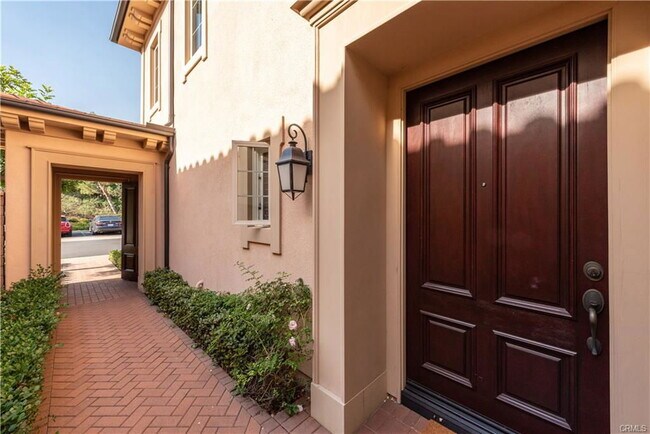 Building Photo - 60 Trotter