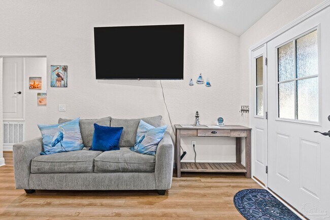 Building Photo - 7911 Twin Lake Dr