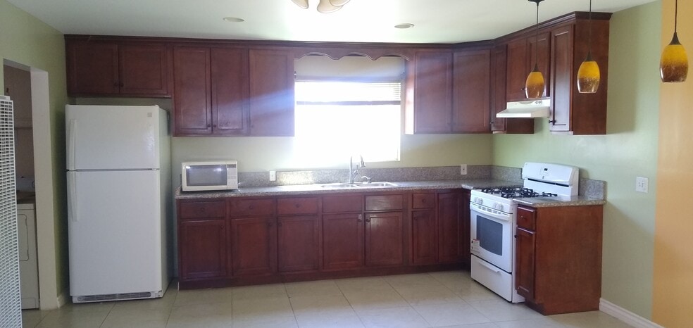 Building Photo - 21105 Dalton Ave