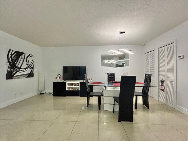 Building Photo - 9100 NW 35th Pl