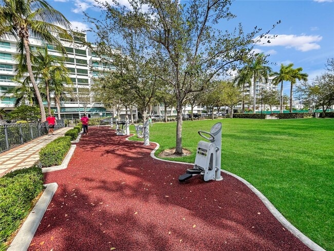 Building Photo - 1025 92nd St