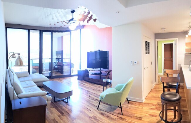 Building Photo - Keola Lai Penthouse 2 Bedroom 2 Bathroom 2...
