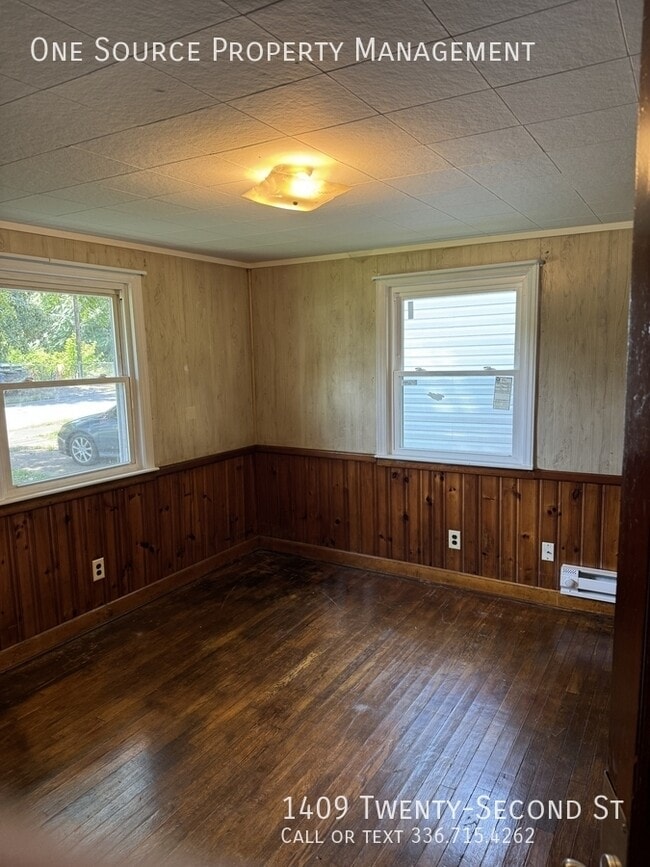 Building Photo - 1409 NE 22nd St