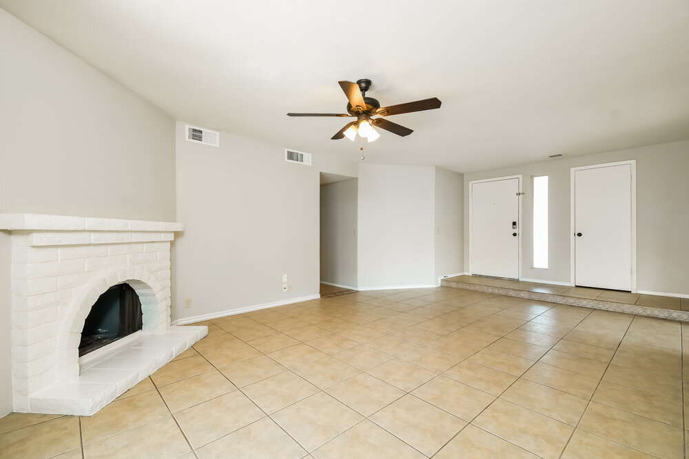 Building Photo - 503 W Cheyenne Dr