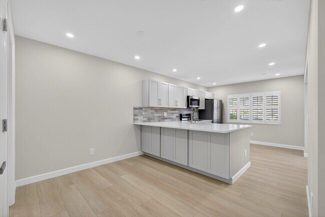 Building Photo - 4204 Roxbury Ct
