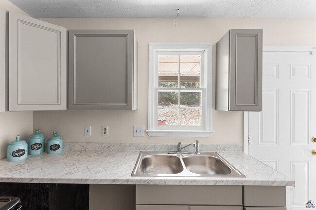 Building Photo - 1636 Huntley Ridge Dr