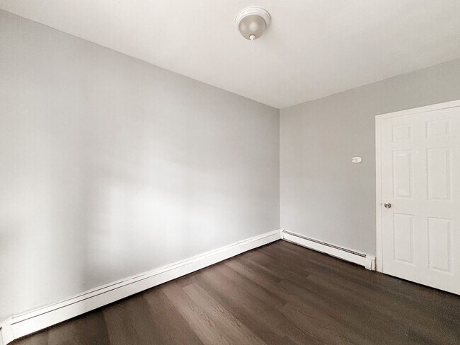 Building Photo - 96 Cutler St