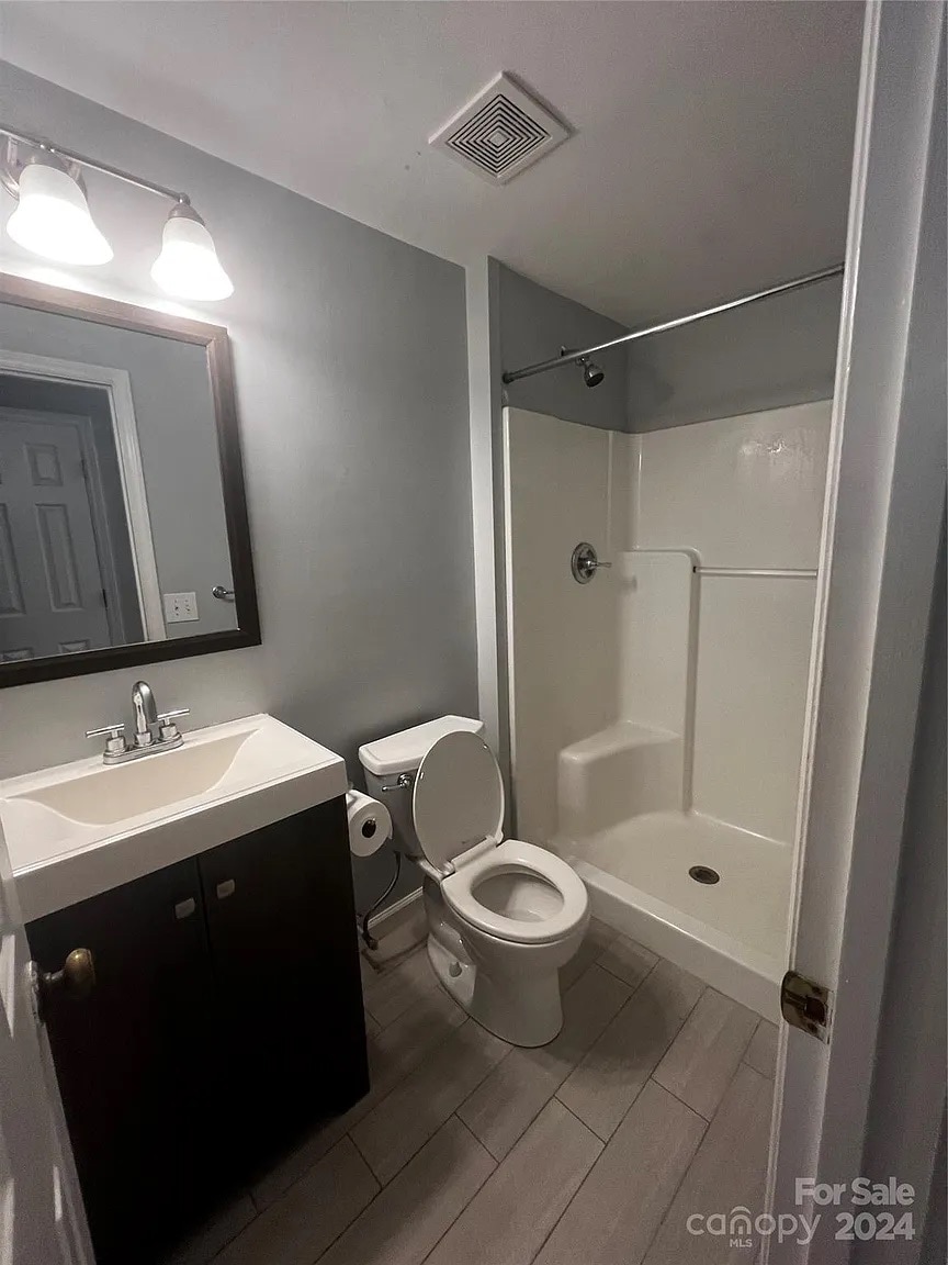 Building Photo - Room in House on Flint Glenn Ln