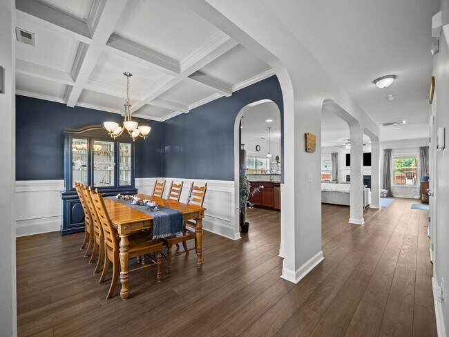 Building Photo - 509 Romper Rd