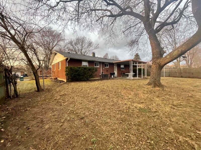 Building Photo - 5756 Kendon St