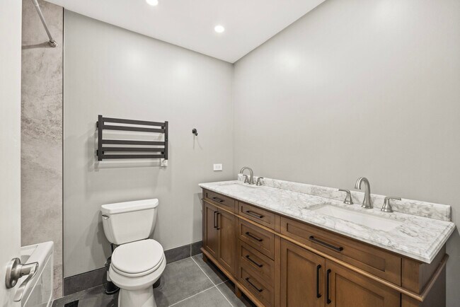 Building Photo - 641 Woods St