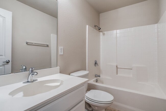 Building Photo - 7231 Summit Parc Dr